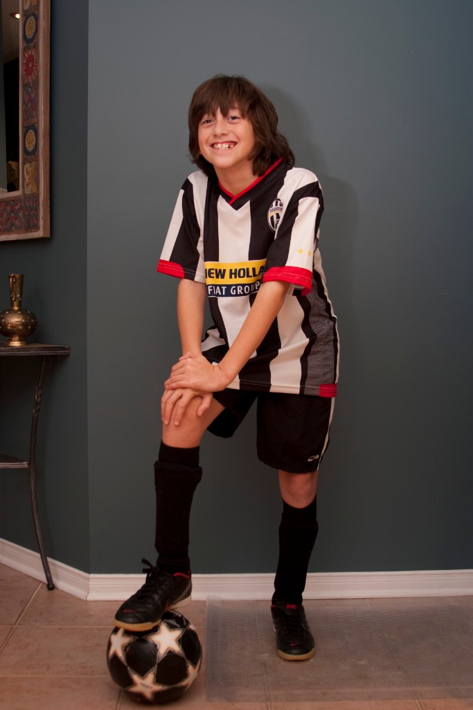 2008-12_SoccerPose_008
