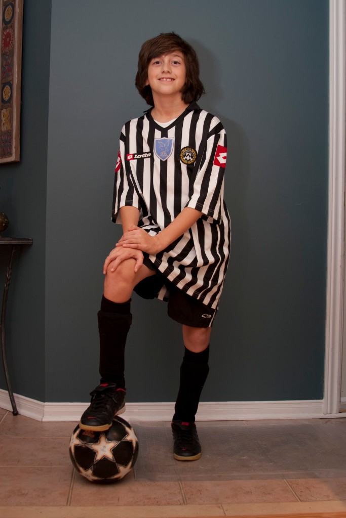 2008-12_SoccerPose_021