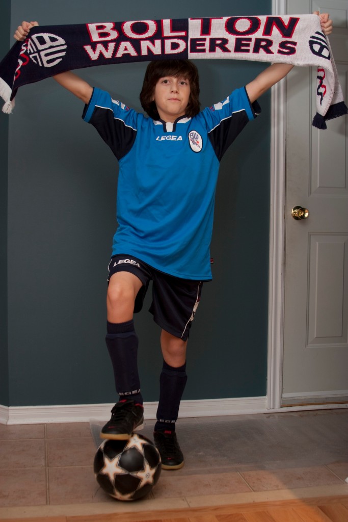 2008-12_SoccerPose_041