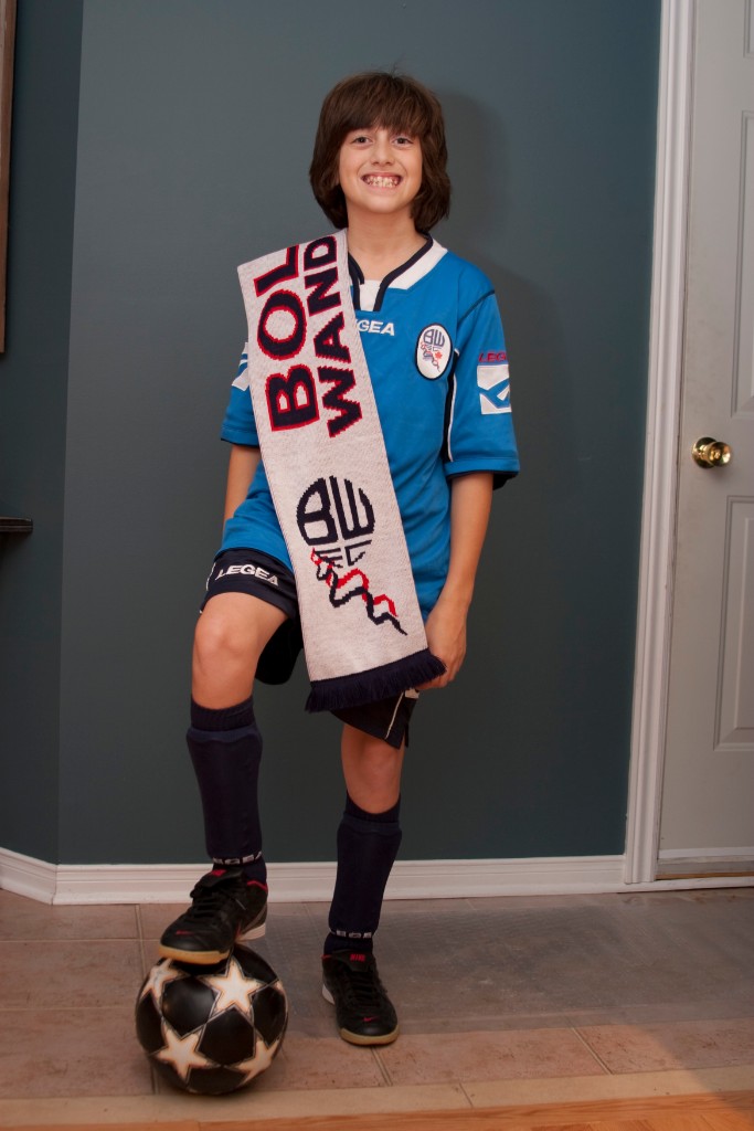 2008-12_SoccerPose_042