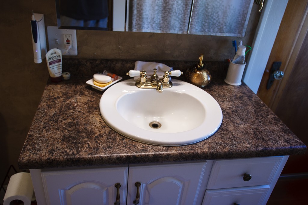 2011-12_BathroomReno_021