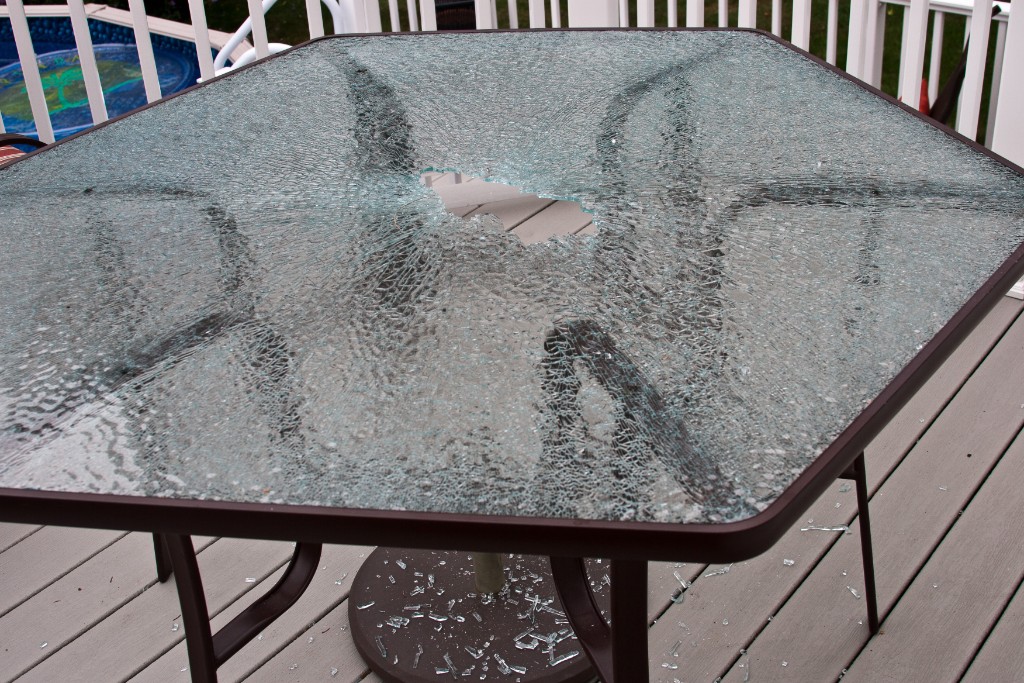 2010-08_ShatteredTable_002
