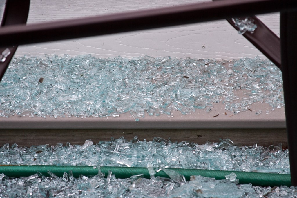 2010-08_ShatteredTable_016