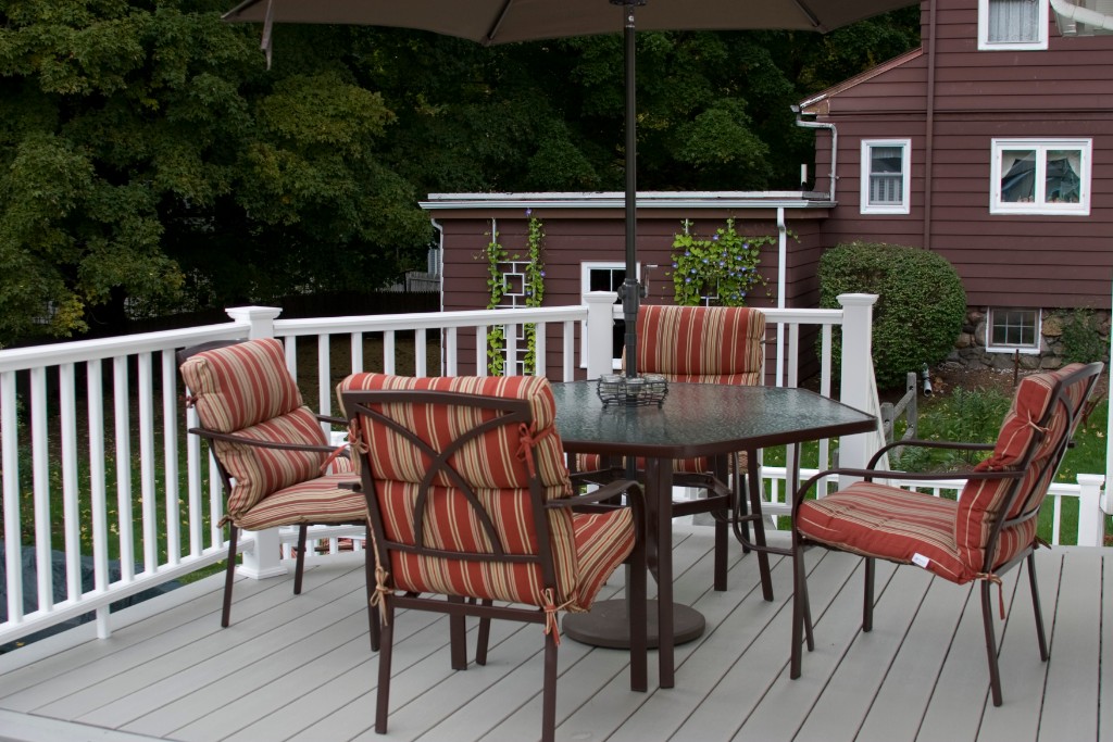 2008-10_NewDeck_005